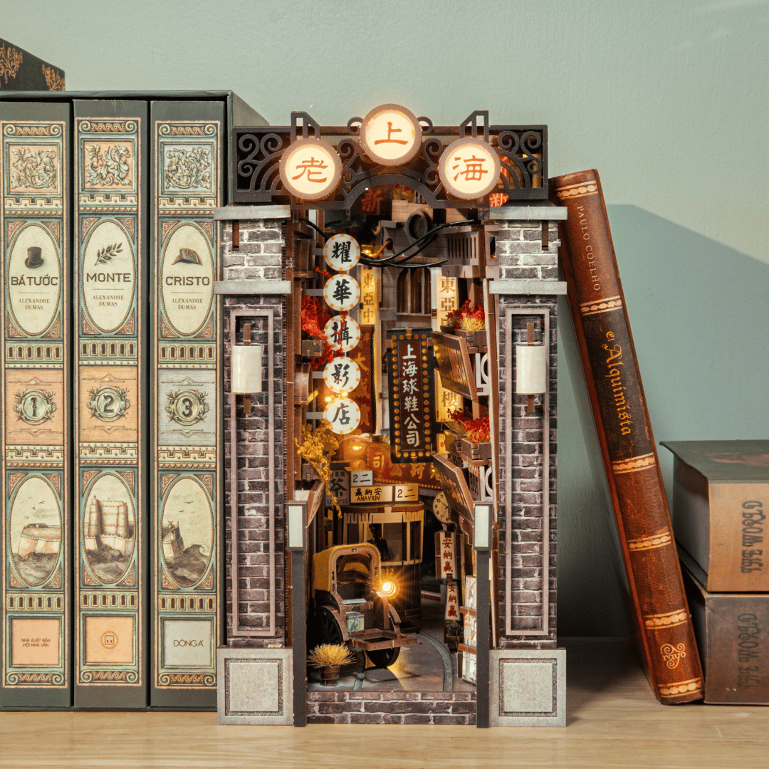 ANAVRIN Old Shanghai Book Nook Kit completed display